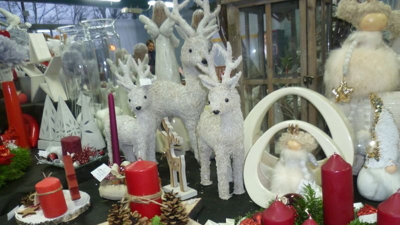 Třpyt kouzelných dekorací s vůní jehlíčí je neodolatelným lákadlem k vlastnímu vánočnímu tvoření